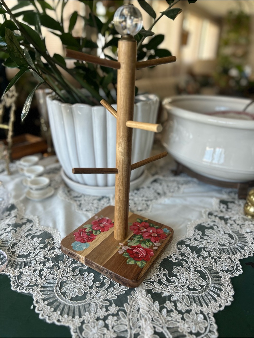 The Pioneer Woman Wooden Mug Holder